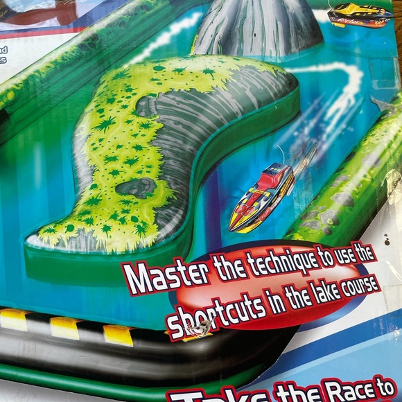 Aqua Racers- The Exciting Speed Boat R/C Toy- Two Speed Boats & Course- Open Box - Picture 5 of 13